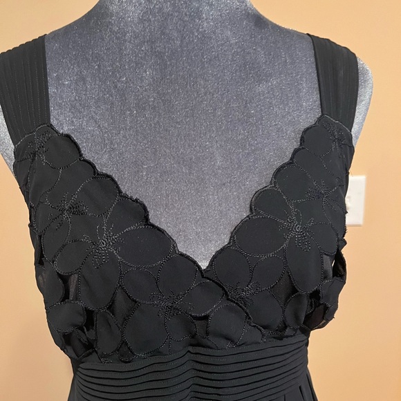 ANTONIO MELANI Dresses & Skirts - Women’s Antonio Melani cocktail dress Sz 12